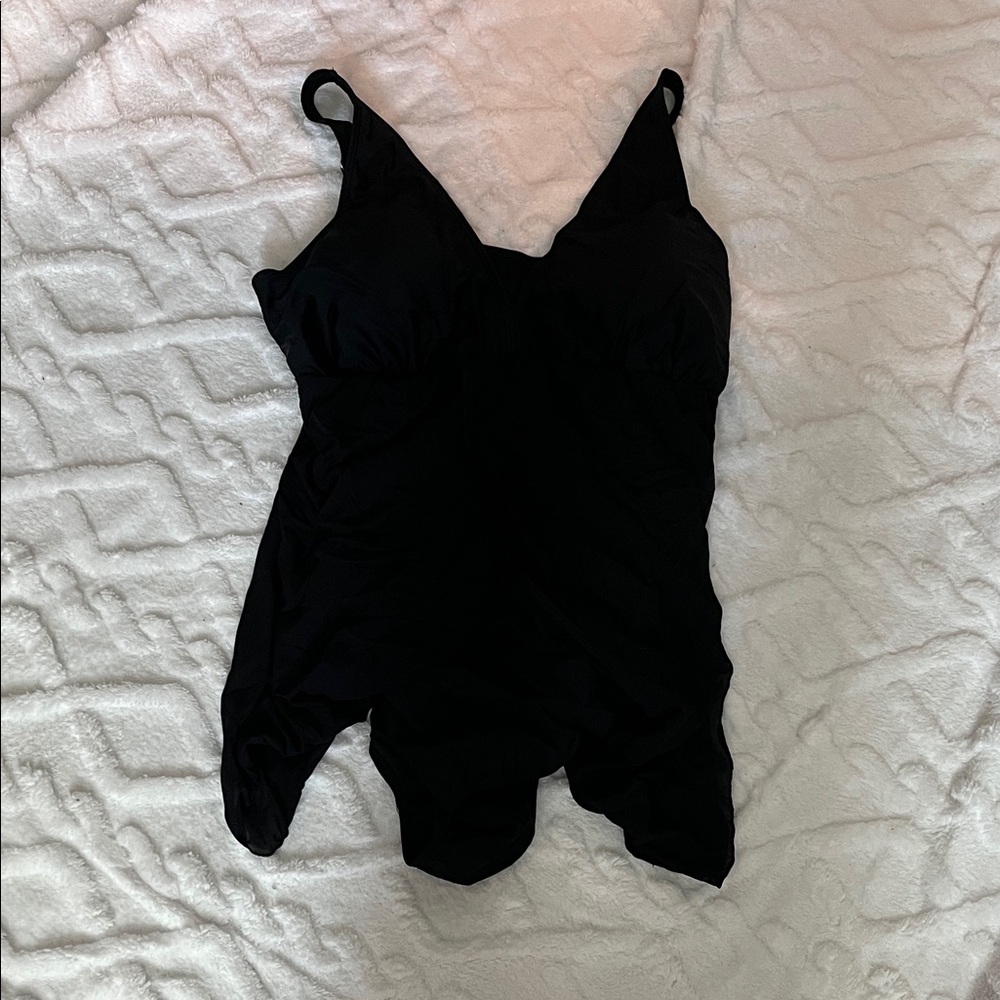 💁‍♀️WOMENS 🩱Classic Black One-Piece Swimsuit - Sleek Supportive Fit